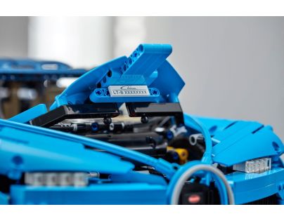 LEGO Technic 42083 Bugatti Chiron - Poškozený obal