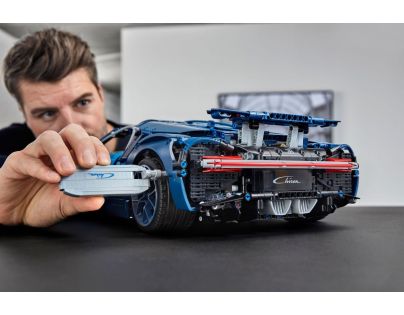 LEGO Technic 42083 Bugatti Chiron - Poškozený obal