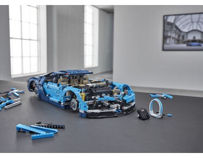 LEGO Technic 42083 Bugatti Chiron - Poškozený obal