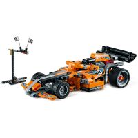 LEGO Technic 42104 Závodní tahač 2