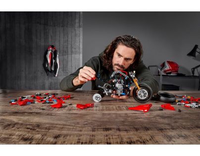 LEGO® Technic 42107 Ducati Panigale V4 R