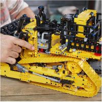 LEGO® Technic 42131 Buldozer Cat D11 - Poškozený obal 6