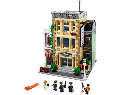 LEGO® ICONS 10278 Policejní stanice