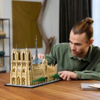 LEGO® Architecture 21061 Notre-Dame v Paříži 3