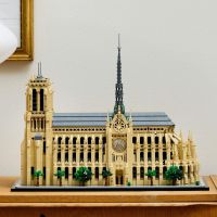 LEGO® Architecture 21061 Notre-Dame v Paříži 5