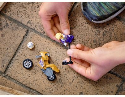 LEGO® City 60309 Kaskadérská motorka se selfie tyčí