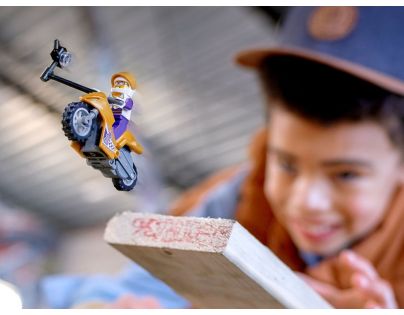 LEGO® City 60309 Kaskadérská motorka se selfie tyčí