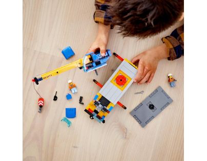 LEGO® City 60324 Pojízdný jeřáb