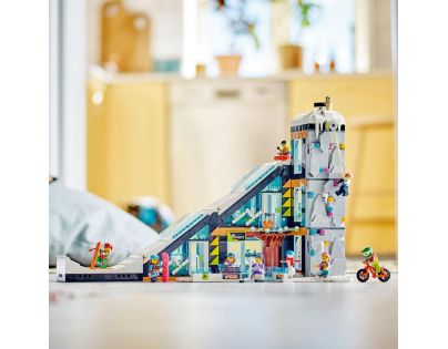 LEGO® City 60366 Lyžařský a lezecký areál