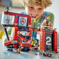 LEGO® City 60414 Hasičská stanice s hasičským vozem - Poškozený obal 6