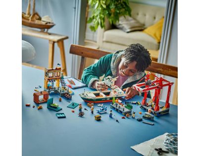LEGO® City 60422 Přístav s nákladní lodí