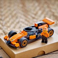 LEGO® City 60442 Jezdec F1® se závodním vozem McLaren 5