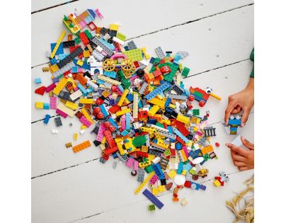 LEGO® Classic 11021 90 let hraní