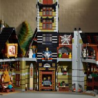 LEGO® ICONS 10273 Strašidelný dům na pouti 5