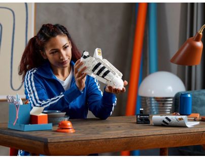 LEGO® ICONS 10282 adidas Originals Superstar