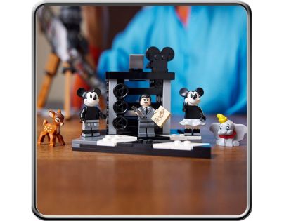 LEGO® Disney 43230 Kamera na počest Walta Disneyho