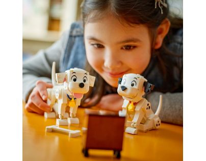LEGO® Disney 43271 Štěňátka Štístko a Penny z filmu 101 dalmatinů - Poškozený obal