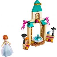 LEGO® Disney Ledové království 43198 Anna a zámecké nádvoří 2