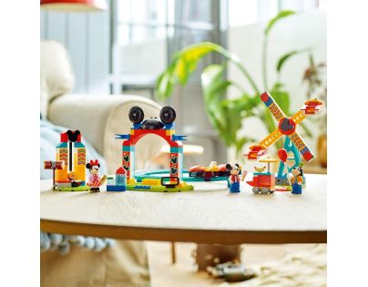 LEGO® Disney Mickey and Friends 10778 Mickey, Minnie a Goofy na pouti
