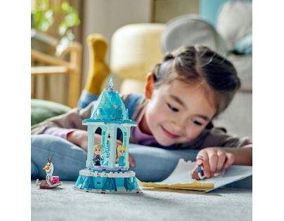 LEGO® Disney Princess™ 43218 Kouzelný kolotoč Anny a Elsy