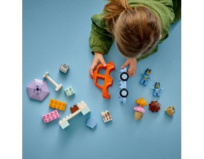 LEGO® DUPLO® Bluey 10458 Bluey a výlet na zmrzlinu