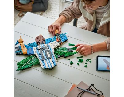 LEGO® Editions 43018 Lionel Messi – Okamžik vítězství