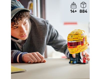LEGO® Editions 43022 Helma Lewis Hamilton ze Scuderia Ferrari HP