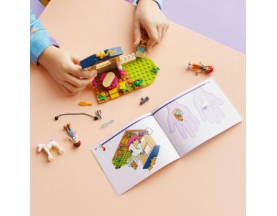 LEGO® Friends 41696 Čištění poníka ve stáji
