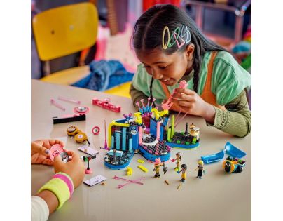 LEGO® Friends 42616 Hudební soutěž v městečku Heartlake - Poškozený obal