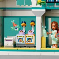 LEGO® Friends 42621 Nemocnice v městečku Heartlake 6