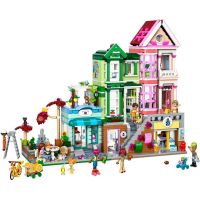 LEGO® Friends 42670 Apartmány a obchody v městečku Heartlake 2