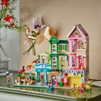 LEGO® Friends 42670 Apartmány a obchody v městečku Heartlake 5