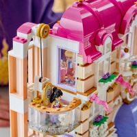 LEGO® Friends 42704 Grand Hotel v městečku Heartlake 4