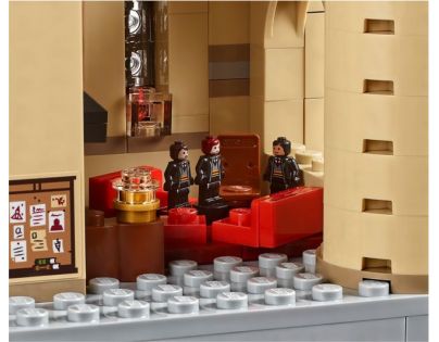 LEGO® Harry Potter™ 71043 Bradavický hrad - Poškozený obal