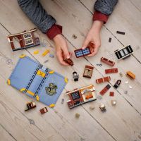 LEGO® Harry Potter™ 76385 Kouzelné momenty z Bradavic: Hodina kouzelných formulí - Poškozený obal 4