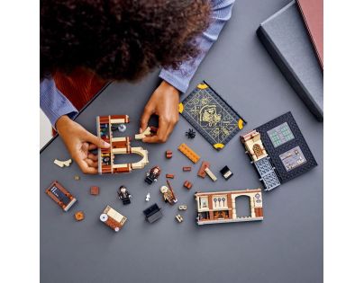LEGO® Harry Potter™ 76397 Kouzelné momenty z Bradavic: Hodina obrany proti černé magii