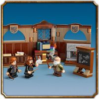 LEGO® Harry Potter™ 76442 Bradavický hrad Hodina kouzelných formulí 6