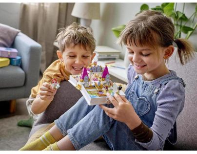LEGO® Disney Princess™ 43193 Ariel, Kráska, Popelka a Tiana a jejich pohádková kniha dobrodružství