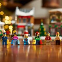 LEGO® Icons 10308 Vánoce na hlavní ulici 6
