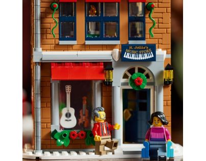 LEGO® Icons 10308 Vánoce na hlavní ulici
