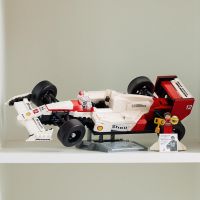 LEGO® Icons 10330 McLaren MP4_4 a Ayrton Senna 5