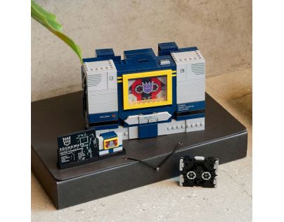 LEGO® Icons 10358 Transformers: Soundwave