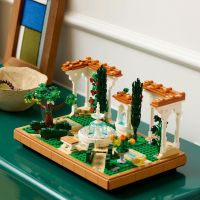 LEGO® Icons 10359 Zahrada s fontánou - Poškozený obal 5