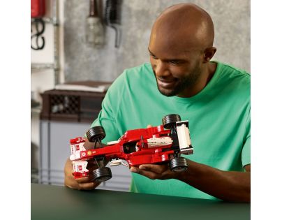LEGO® Icons 11375 Ferrari F2004 a Michael Schumacher
