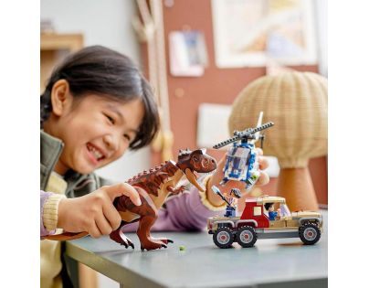 LEGO® Jurassic World™ 76941 Hon za Carnotaurem