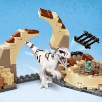 LEGO® Jurassic World™ 76945 Atrociraptor: honička na motorce 5