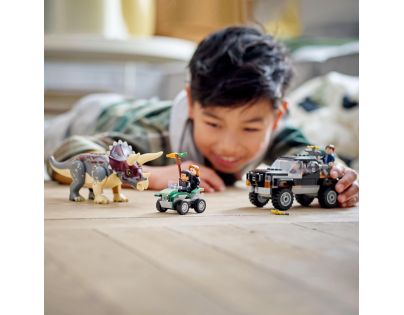LEGO® Jurassic World™ 76950 Útok Triceratopse na pick-up