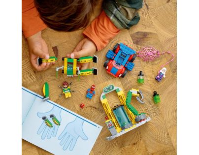 LEGO® Marvel 10783 Spider-Man v laboratoři Doc Ocka