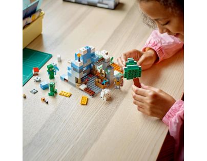 LEGO® Minecraft® 21243 Ledové hory - Poškozený obal