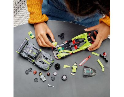 LEGO® Speed Champions 76910 Aston Martin Valkyrie AMR Pro a Aston Martin Vantage GT3